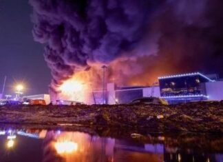 Al menos 40 muertos y 100 heridos en un ataque de hombres armados a un auditorio en Moscú