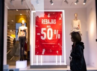 Comerciantes en crisis: deciden bajar los precios para evitar el cierre