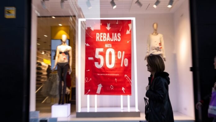 Comerciantes en crisis: deciden bajar los precios para evitar el cierre