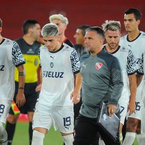 En un polémico final, Barracas Central e Independiente igualaron en un duelo clave por la clasificación