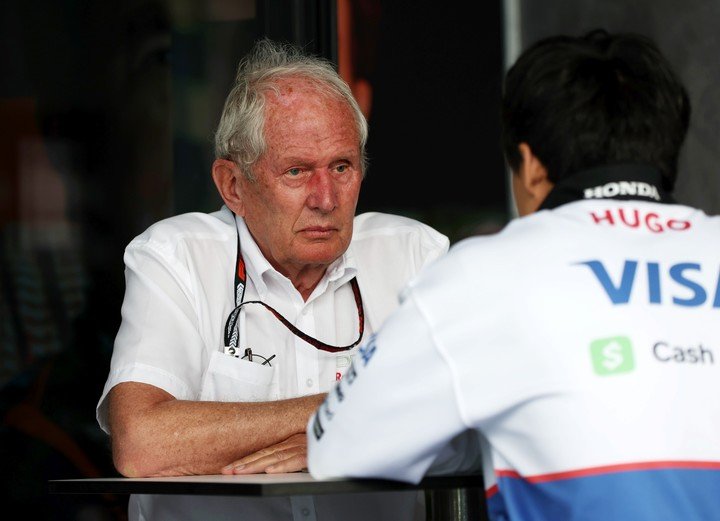 Helmut Marko dijo que se quedará en Red Bull.