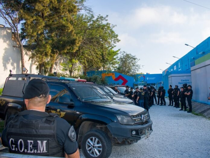 La Municipalidad clausuró una fiesta electrónica convocada por redes sociales