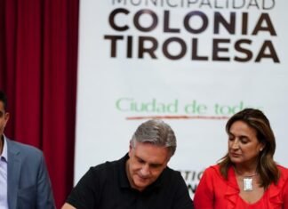 Llaryora anunció obras de agua potable para tres barrios de Colonia Tirolesa