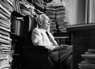 «Oppenheimer»: Joseph Rotblat, el único científico que abandonó el Proyecto Manhattan por motivos morales (y ganó el Nobel de la Paz)
