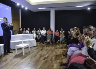 Passerini asistió al Conversatorio “Mujeres Cotidianas que inspiran»