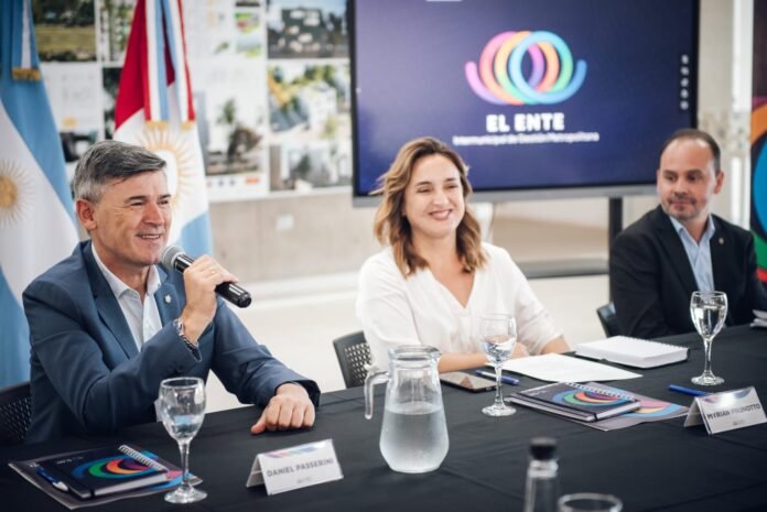 Passerini participó de la asamblea anual del Ente Metropolitano Córdoba, el nuevo nombre de la institución que nuclea 16 localidades de la zona
