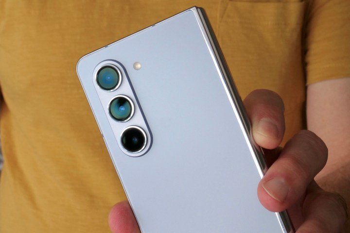 El módulo de la cámara del Samsung Galaxy Z Fold 5.