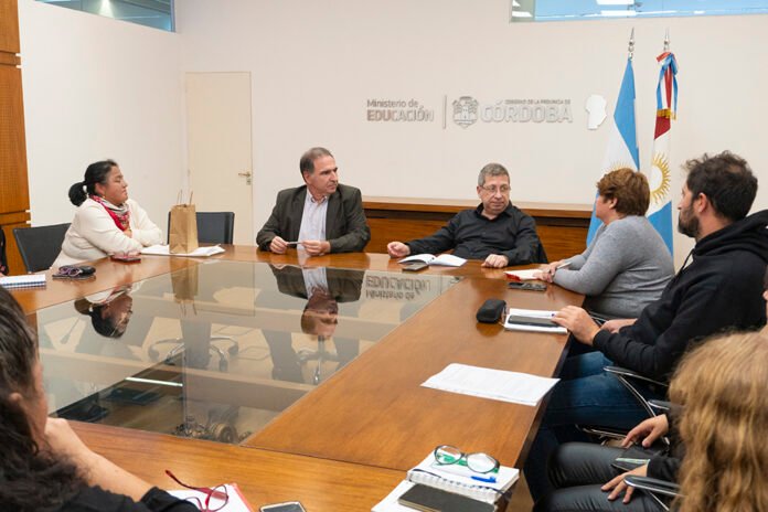 Ferreyra recibió a padres representantes de cooperadoras escolares
