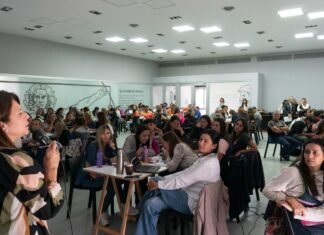 Más de 150 docentes municipales participaron de la presentación de Evaluación Mixta