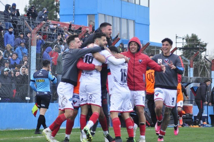 Brown (A) es el único que todavía no perdió.