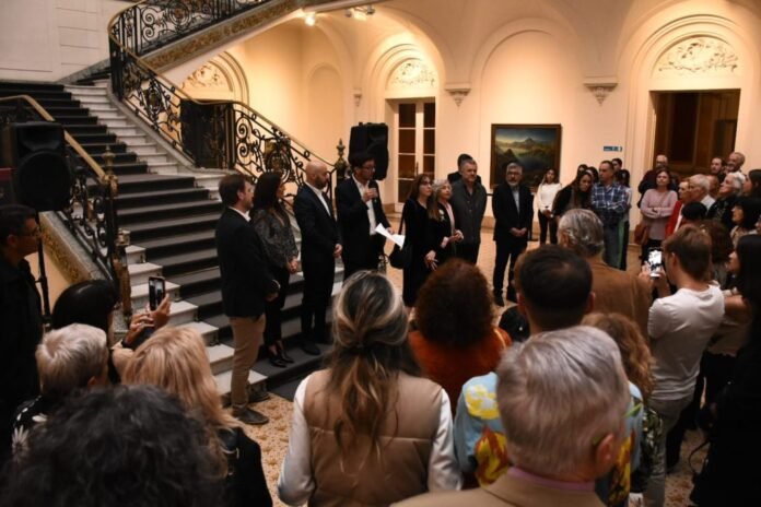 Ya se puede visitar la muestra Tàpies y el Zen