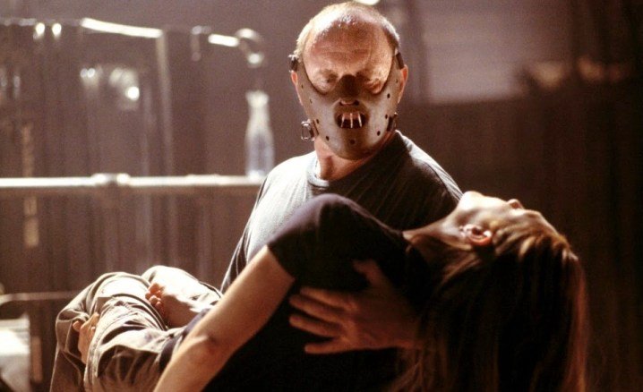 Hannibal Lecter lleva a Clarice en Hannibal.