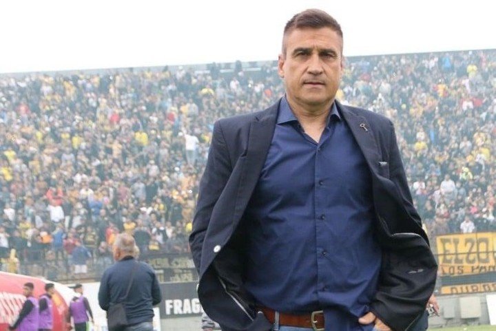 Fabián Nardozza dejó de ser el DT de Deportivo Morón.