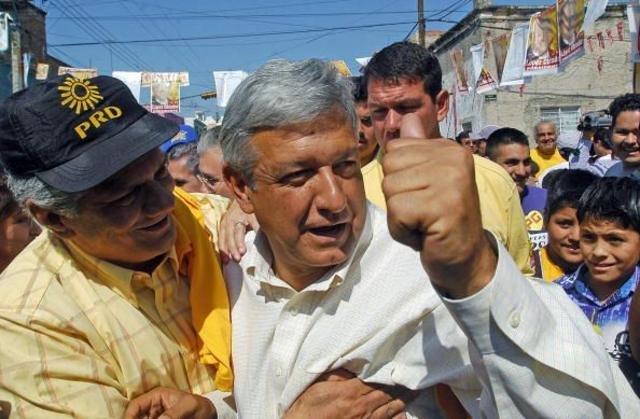 AMLO en 2006 como candidato presidencial.