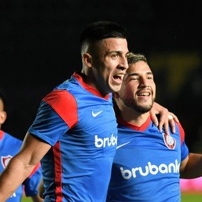 Con un doblete de Leguizamón, San Lorenzo venció 2-0 a Chacarita y avanzó en la Copa Argentina