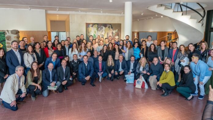 En busca de promocionar el turismo, la ciudad de Córdoba y de Trelew firman un convenio de colaboración y cooperación mutua