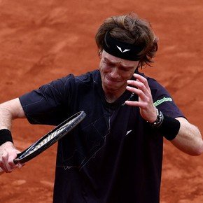 Sorpresa en Roland Garros: un candidato al título quedó eliminado y tuvo un día de furia