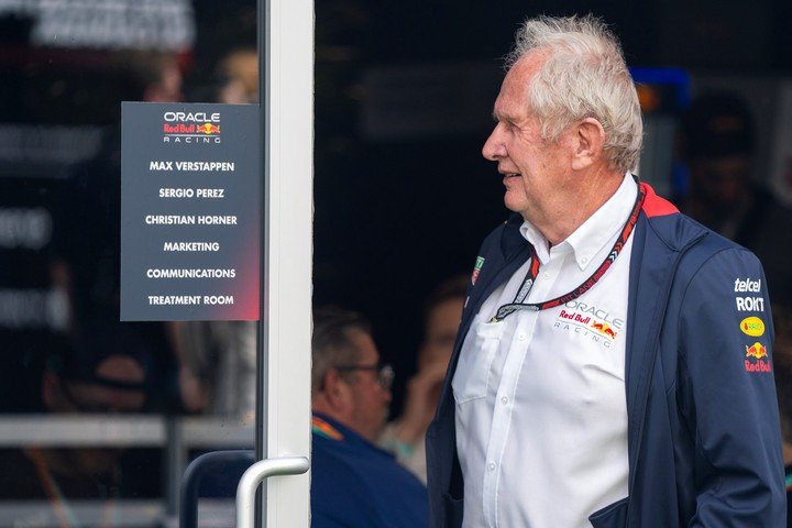 Helmut Marko habló sobre la posibilidad de incorporar a Lawson para RB.