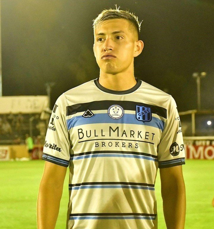 Adrián Fernández es una de las figuras del Candombero.