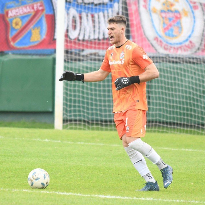 Sultani dejó Arsenal en los últimos días (Foto: Prensa Arsenal)