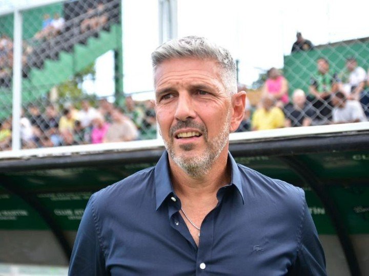 César Monasterio es uno de los candidatos para dirigir Morón.