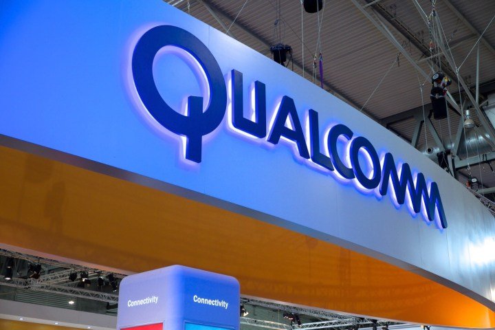 Logotipo de Qualcomm en un evento.