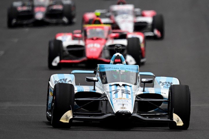 El auto de Canapa pintado de argentino en las 500 Millas del 2023.