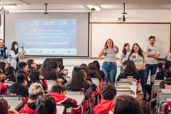 La Universidad Católica y la Municipalidad brindan formación en resiliencia climática a niños y adolescentes de escuelas municipales