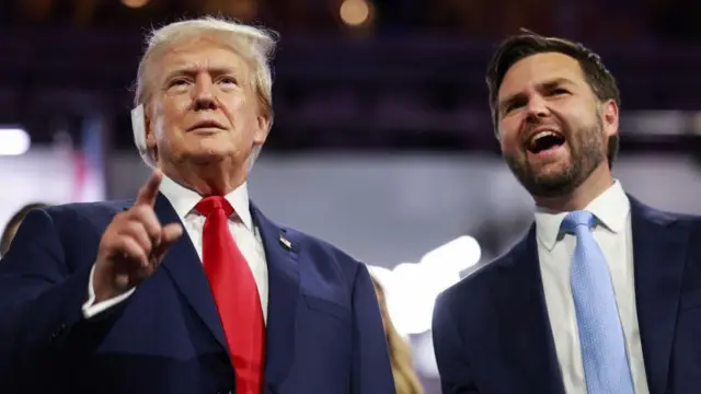 Donald Trump y JD Vance en el primer día de la Convención Nacional Republicana en Milwaukee, Wisconsin, el 15 de julio de 2024.