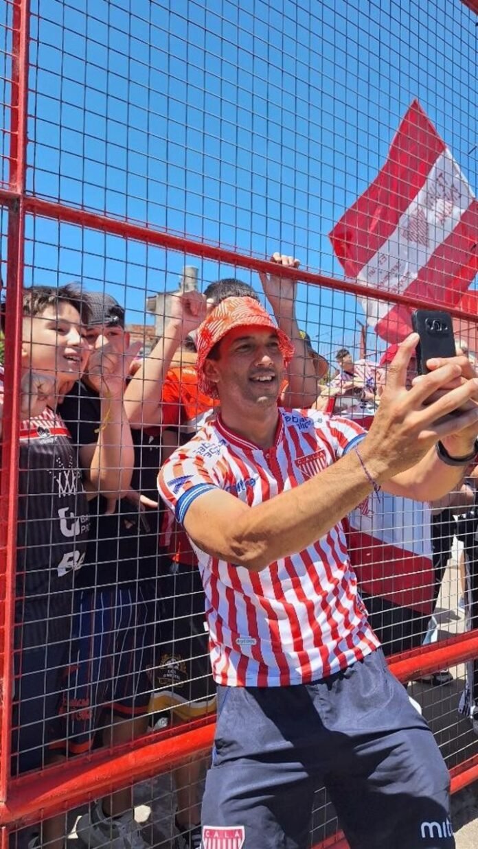 Lo echaron, el equipo descendió y él subió con Los Andes: