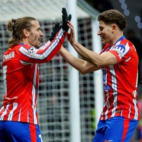 Con un golazo de Julián y dos de Griezmann, el Atlético de De Paul y Giuliano venció al Bratislava