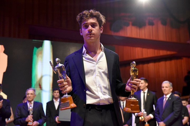 Un año lleno de premios para Colapinto: también se llevó dos galardones en los Olimpia. (Leonardo Zavattaro/CPD)