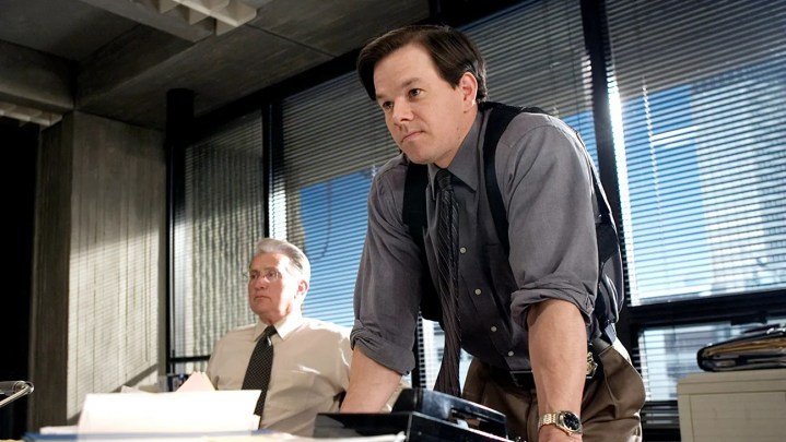 Martin Sheen y Mark Wahlberg en Los infiltrados.