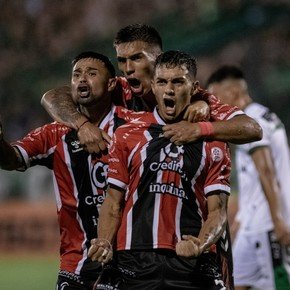 Video: gritaron el empate de Chacarita frente a la gente de Chicago y se armó...