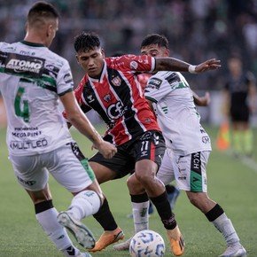 Chicago empató con Chacarita y Braña se fue insultado 