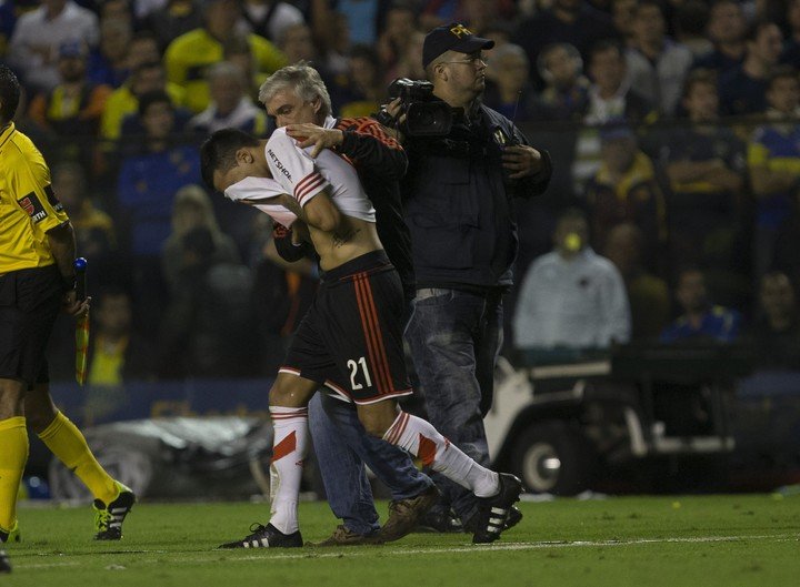 Leonel Vangioni y el recuerdo de la noche del gas pimienta. (Foto: Clarín).