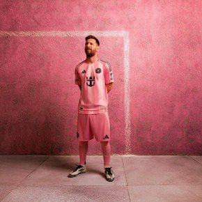 Con Lionel Messi como jugador de fútbol americano, Inter Miami dio a conocer su nueva camiseta