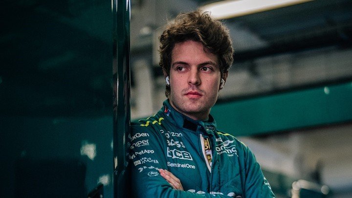 Felipe Drugovich subirá al AMR25 del español Fernando Alonso.