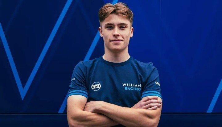 Luke Browning reemplazará a Carlos Sainz en la primera sesión de entrenamientos libres.