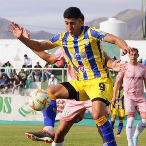 Nuevo escándalo en el Ascenso: se suspendió un clásico por agresiones al árbitro
