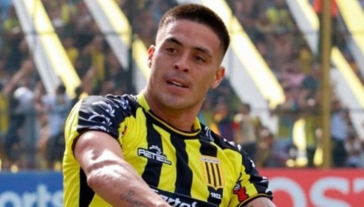 Brian Fernández en Almirante Brown (Prensa Almirante Brown)