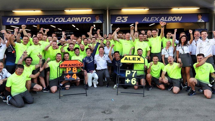 El festejo de Williams en Bakú. Fue un grandísimo finde para Franco. (Williams Racing)