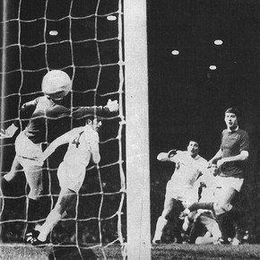 Los hitos de la Bruja Verón: desde el gol al Manchester en la Intercontinental a las tres Libertadores