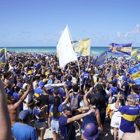 Otro hito mundial de los hinchas de Boca: invadieron las playas de Miami con un banderazo