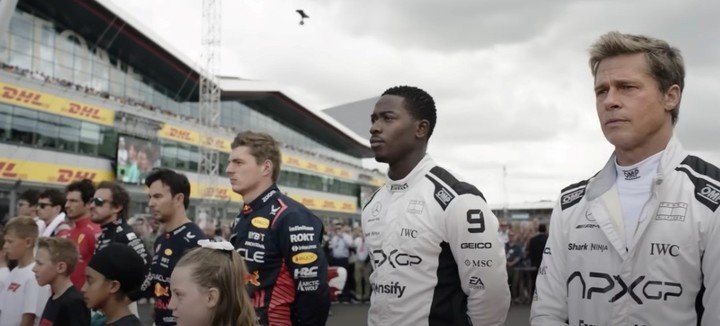 Verstappen, Checo, Alonso, Sainz, Leclerc y Albon, presentes en la película. (Foto: Warner Bros)