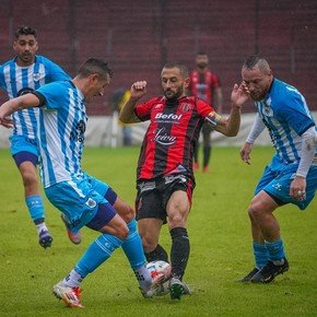 Insólito penal en tiempo de descuento y triunfo del líder Gimnasia de Jujuy
