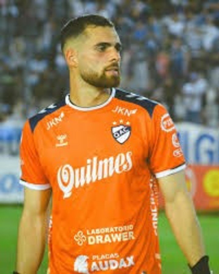 Esteban Glellel, en negociaciones con Belgrano.