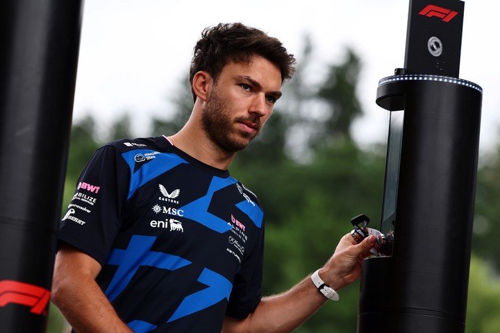 Pierre Gasly, entrando al paddock de Austria.
