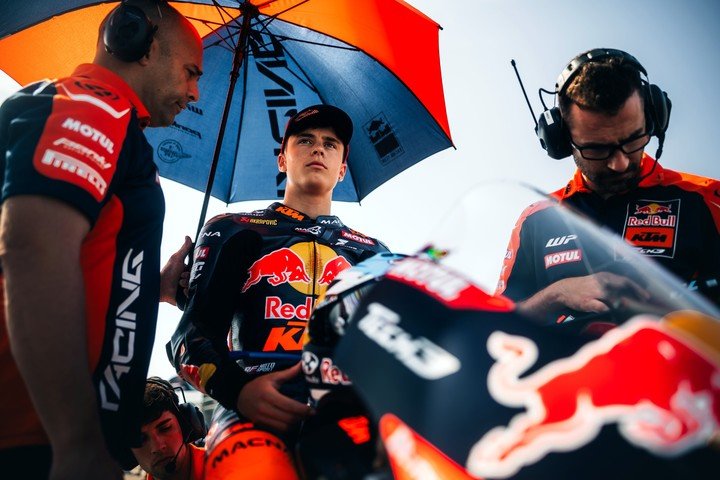 Valentín Perrone está volando en su KTM. Cada vez mejor. (@Tech3Racing)