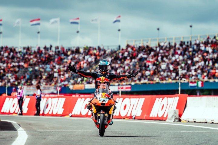 La felicidad de Perrone encima de su KTM. (Prensa Tech3)